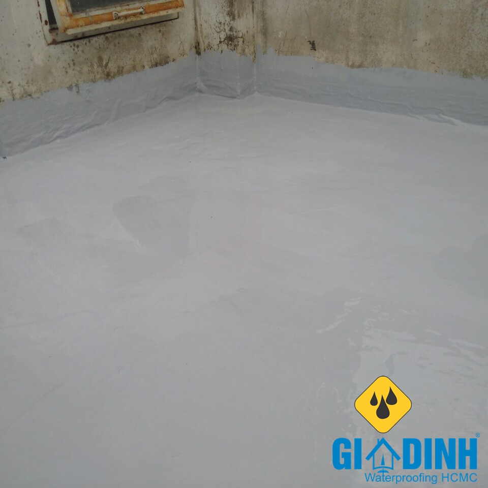 Quét chống thấm lớp thứ 2